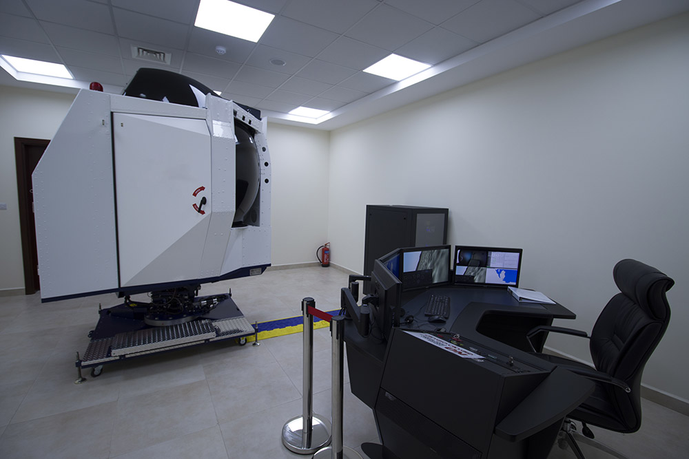 Transportable spatial disorientation simulator capable of delivering rotary and fixed wing general flight and spatial disorientation training.